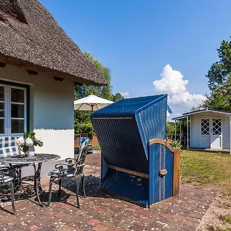 Dromhus - #118496 Ahrenshoop
